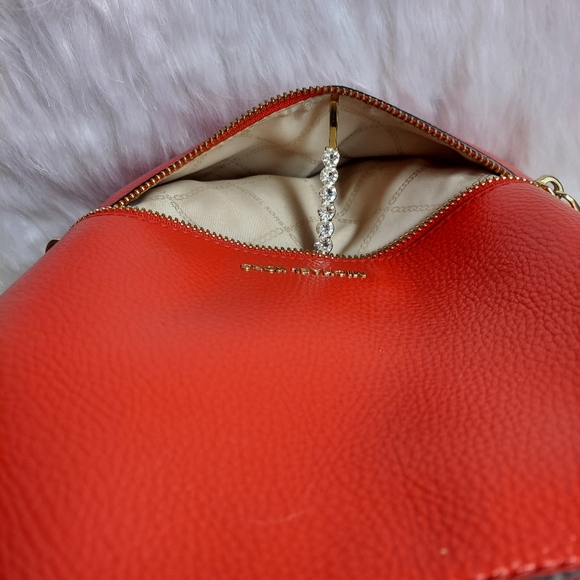 Michael kors Rhea Medium Pebbled Slim Backpack in red - Picture 6 of 8